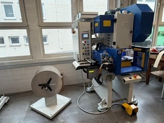 Exzenterpresse, Walzenvorchub, Haspel für Band Exzenterpresse, Walzenvorchub, Haspel für Band